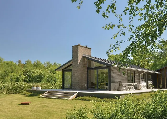 Three-bedroom In Feriehus *